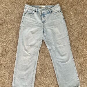 Abercrombie & Fitch Light Wash Straight Leg Jeans w/ Crossover Waistband *Short*